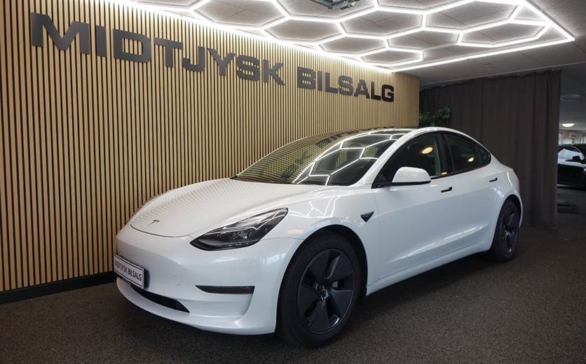 Tesla Model 3 Long Range AWD