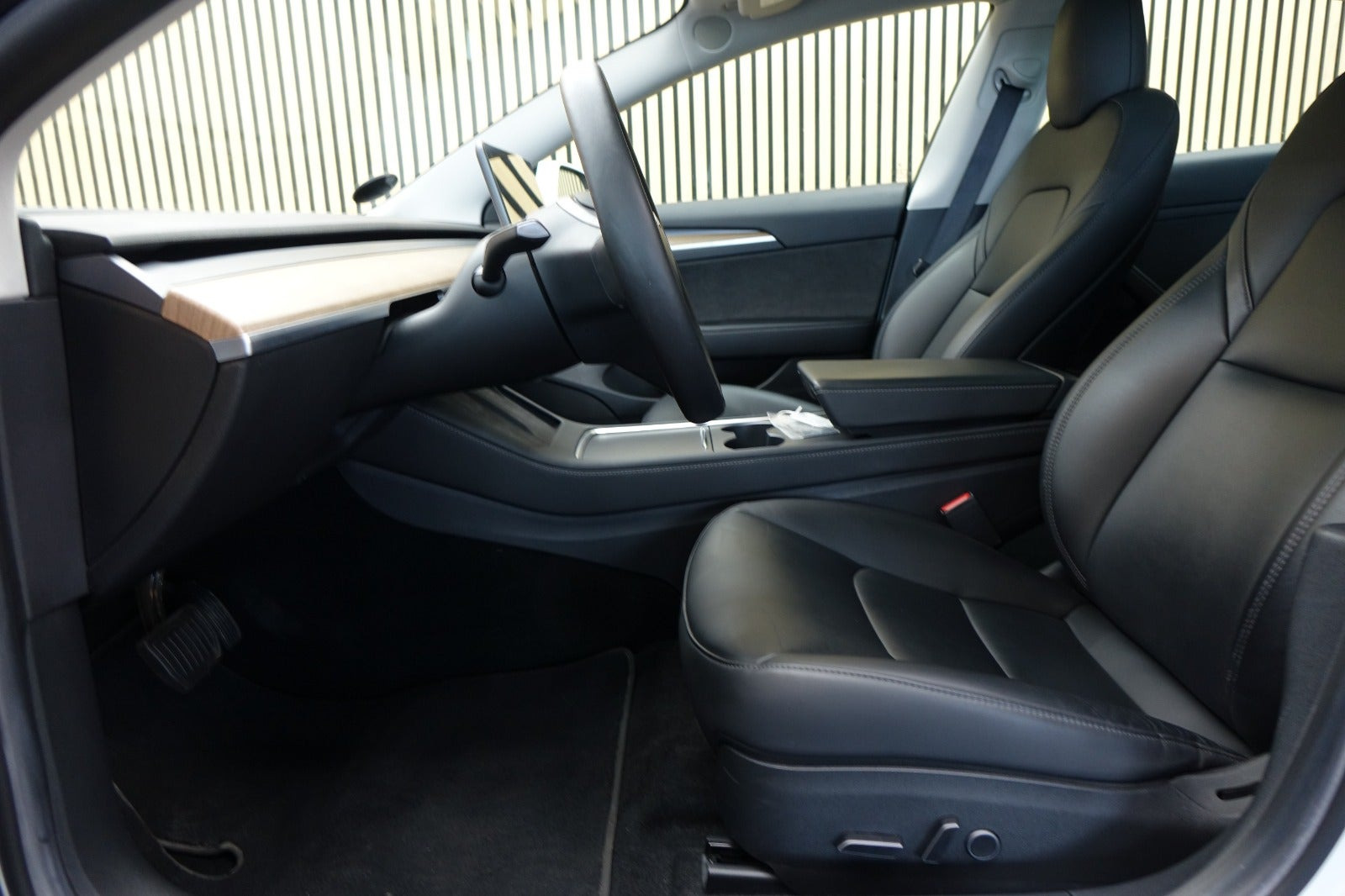 Hvid Tesla Model 3 fra 2022