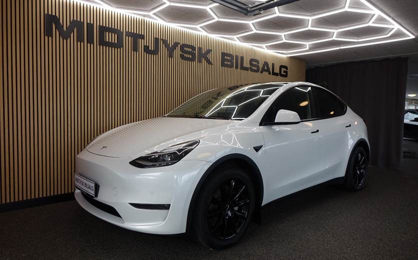 Tesla Model Y Long Range AWD
