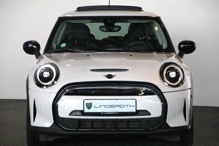 Hvid Mini Cooper SE fra 2023