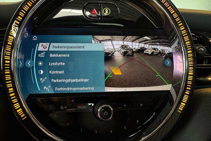 Hvid Mini Cooper SE fra 2023