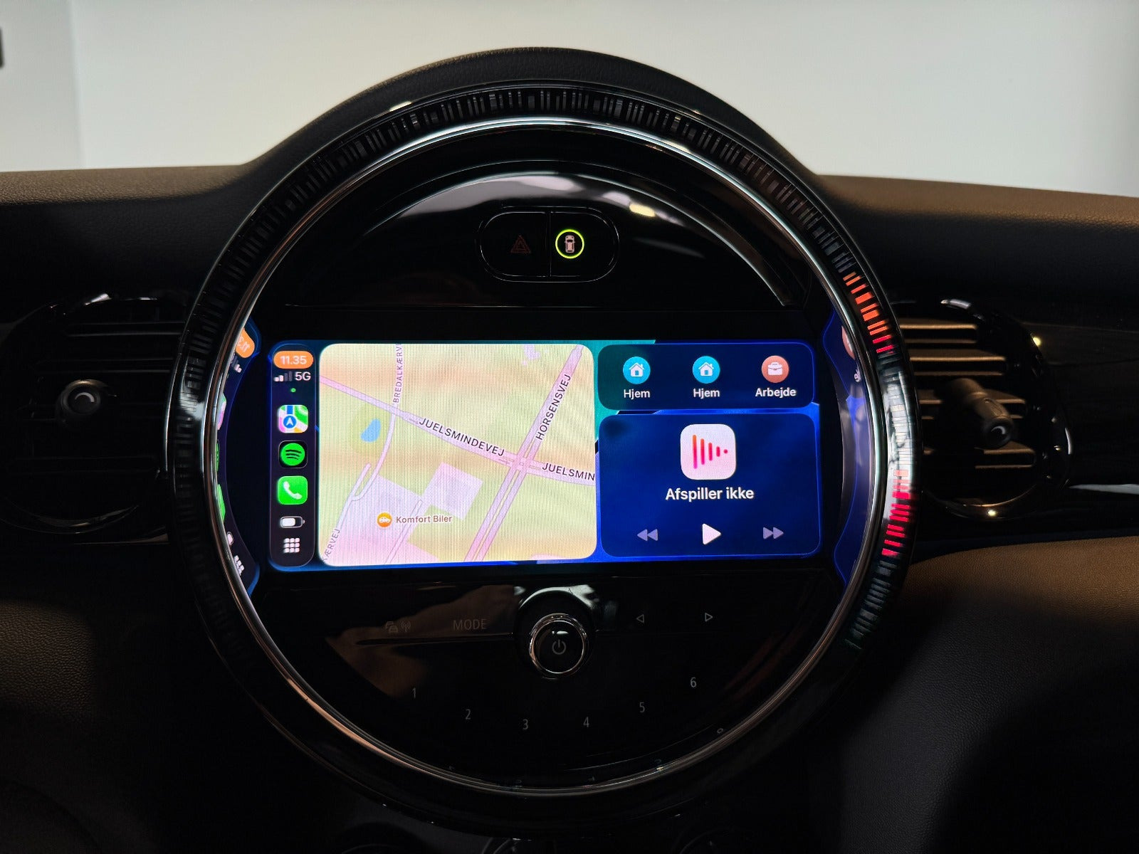 Hvid Mini Cooper SE fra 2023