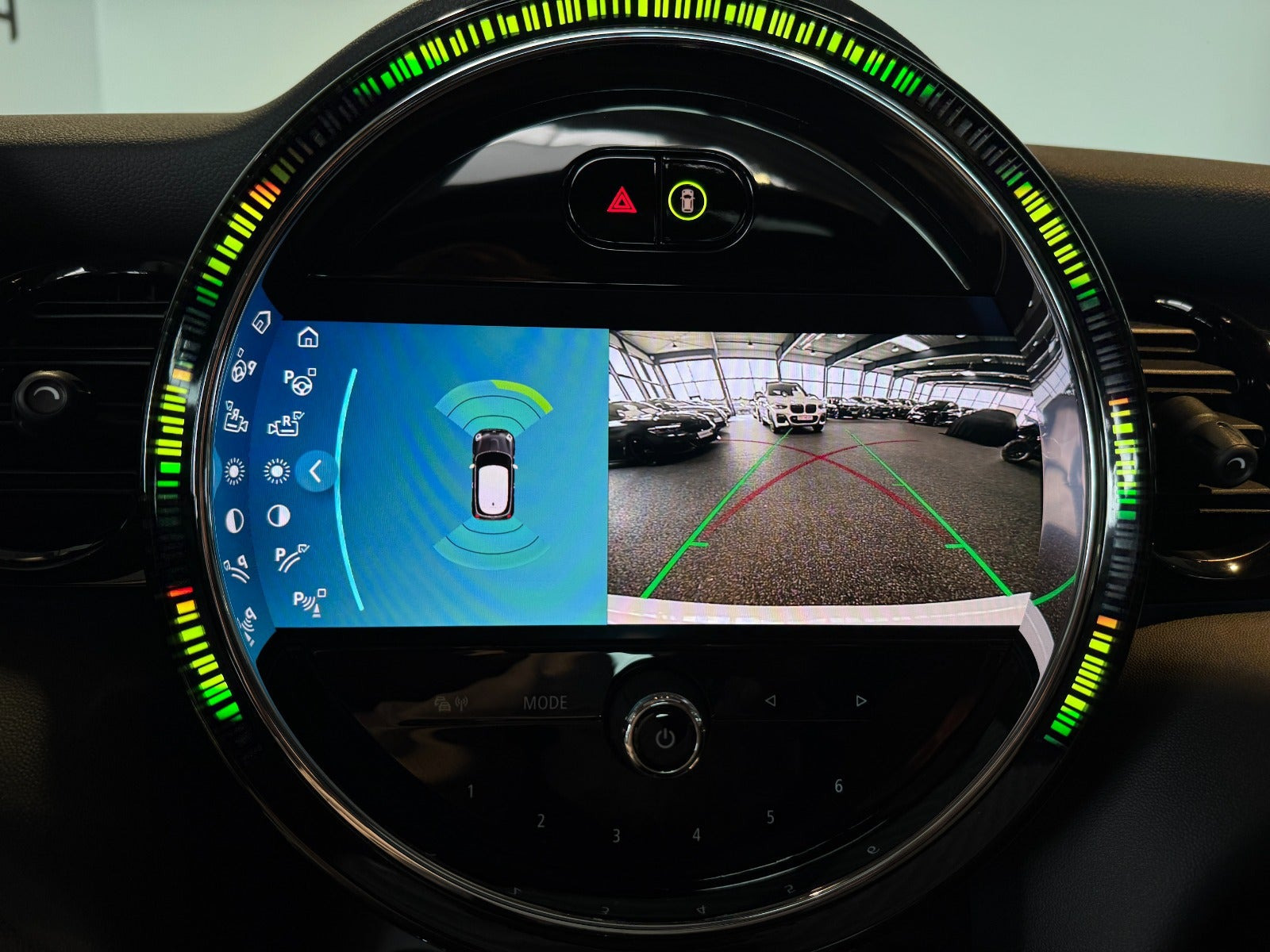 Hvid Mini Cooper SE fra 2023