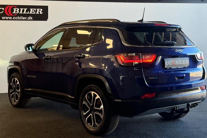 Blå Jeep Compass fra 2021