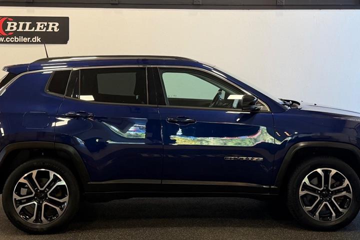 Blå Jeep Compass fra 2021
