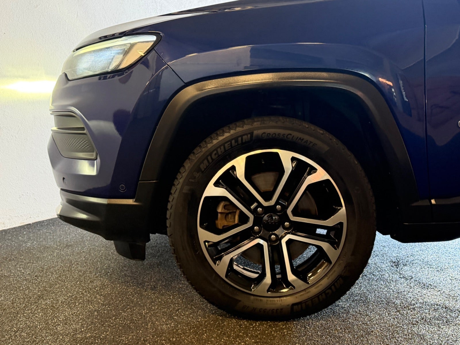 Blå Jeep Compass fra 2021