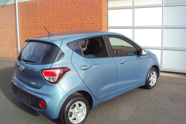 Grå Hyundai i10 fra 2017