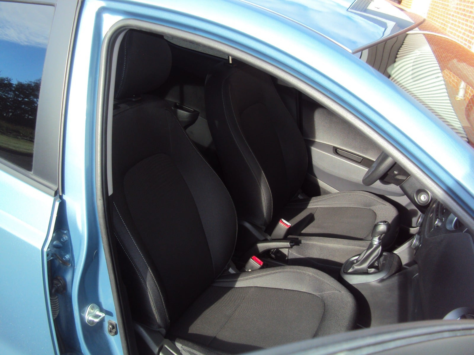 Grå Hyundai i10 fra 2017