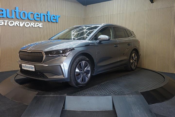Grå Skoda Enyaq fra 2024
