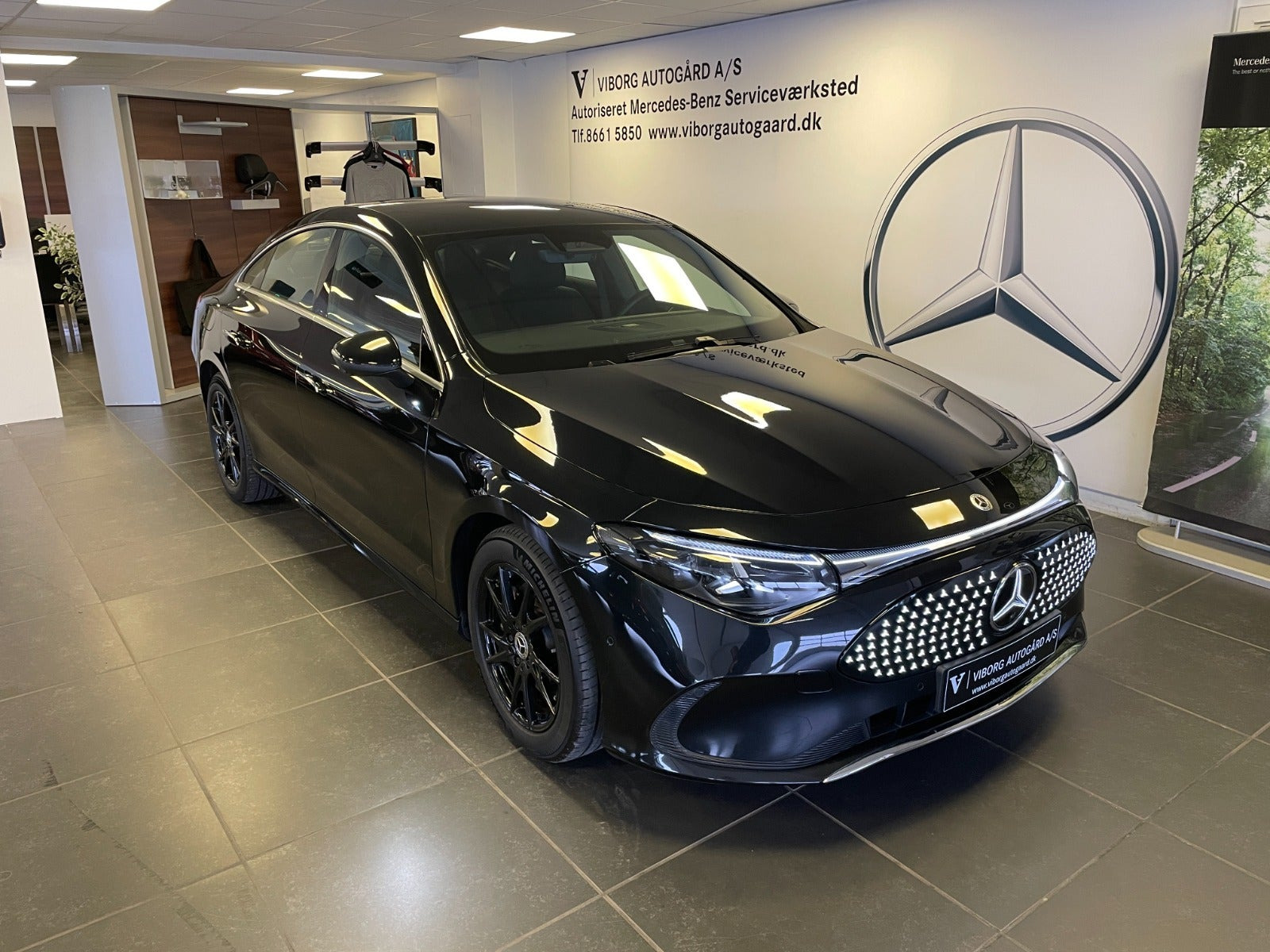 Sort Mercedes CLA250+ fra 2025