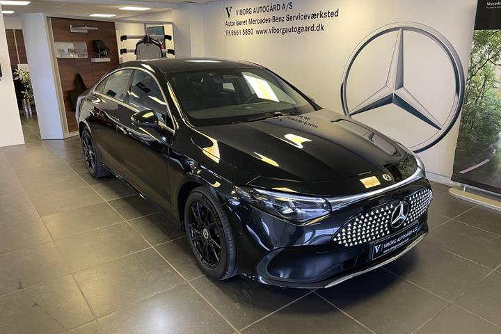 Sort Mercedes CLA250+ fra 2025