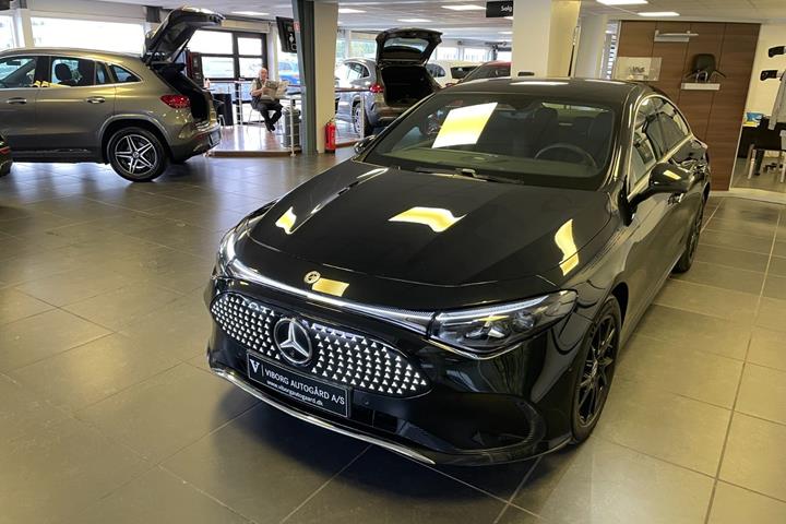 Sort Mercedes CLA250+ fra 2025