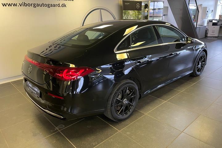 Sort Mercedes CLA250+ fra 2025