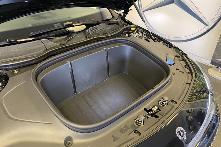Sort Mercedes CLA250+ fra 2025
