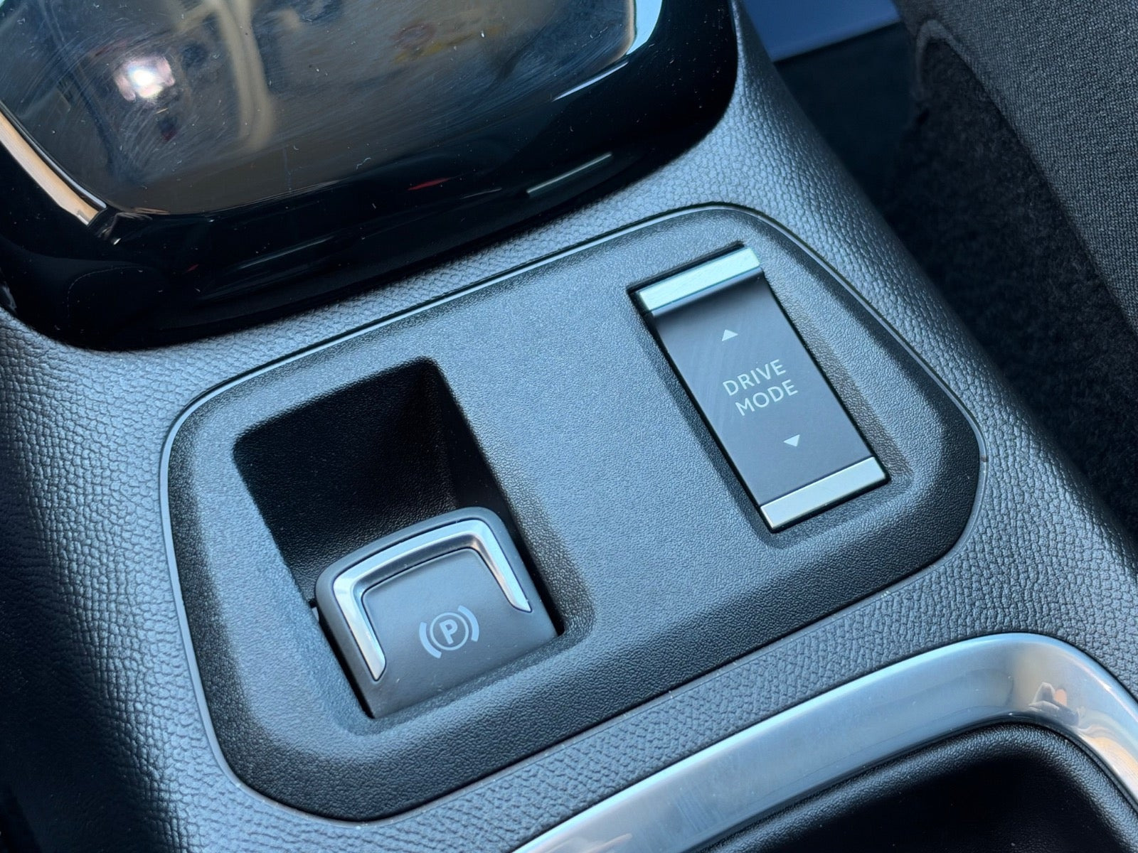 Blå Opel Corsa-e fra 2024