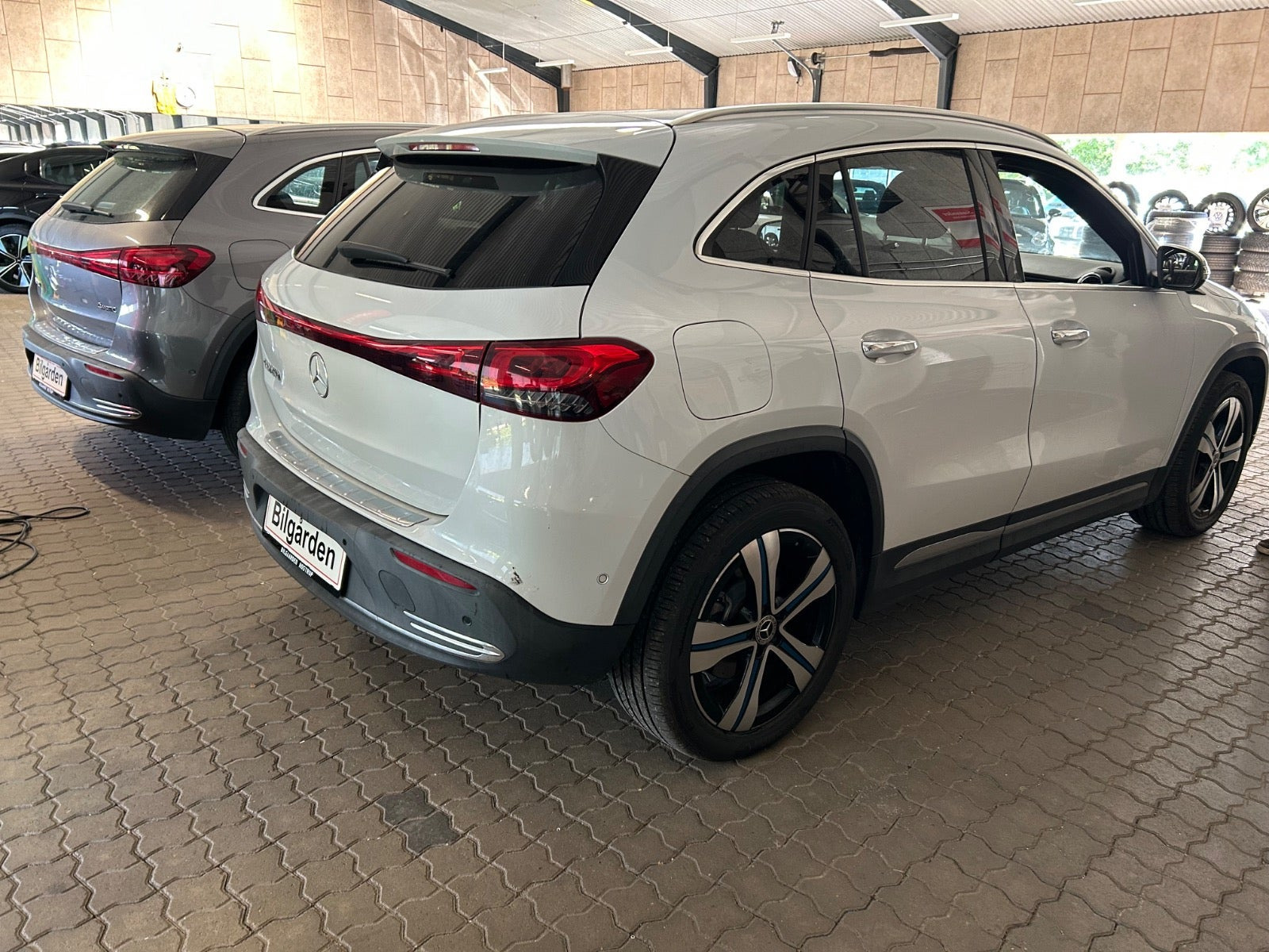 Hvid Mercedes EQA250 fra 2022