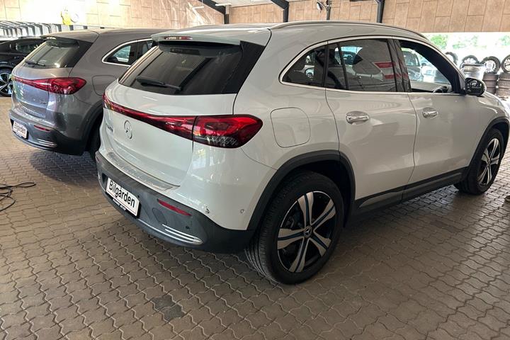 Hvid Mercedes EQA250 fra 2022