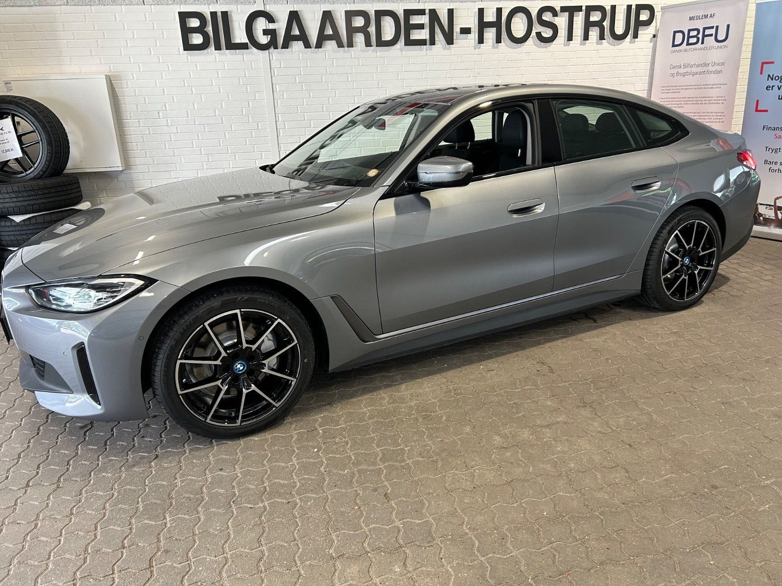 Sort BMW i4 fra 2023