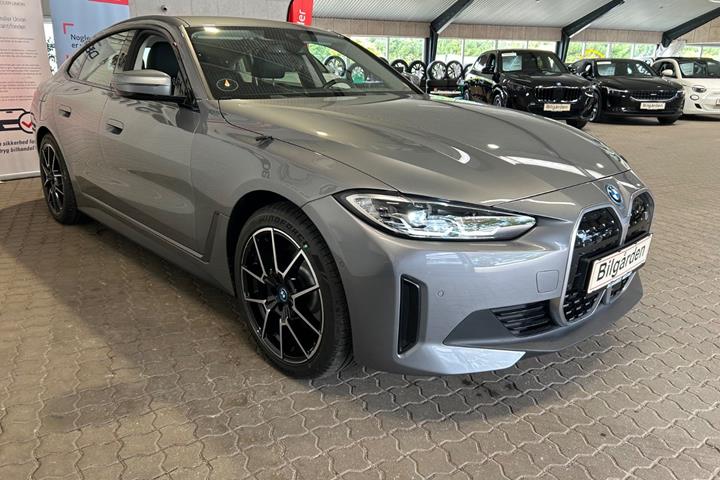 Sort BMW i4 fra 2023