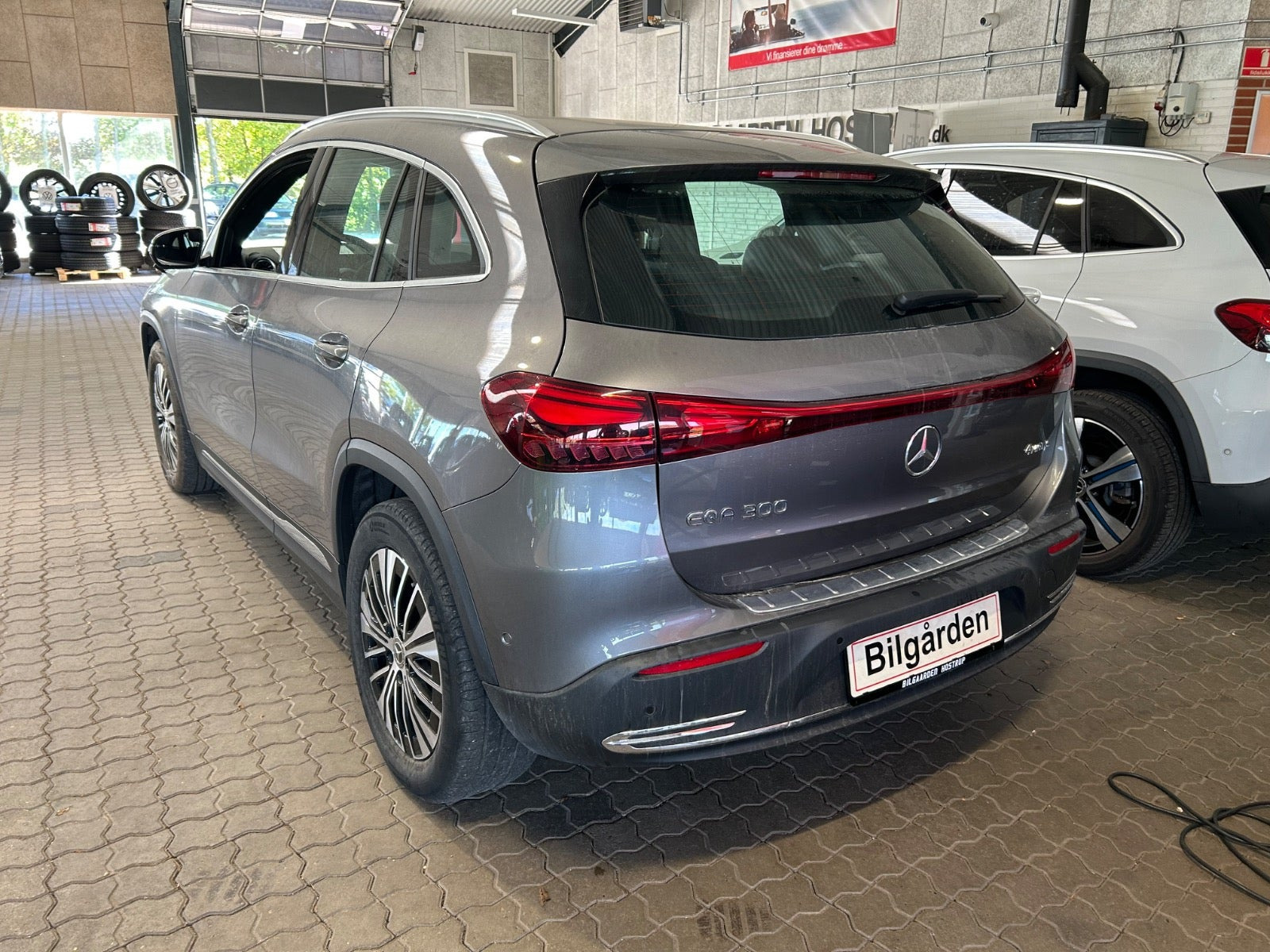 Grå Mercedes EQA300 fra 2024