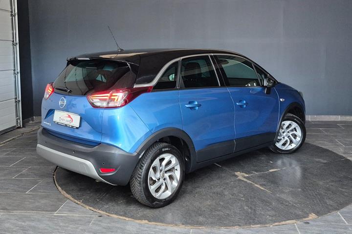 Blå Opel Crossland X fra 2019