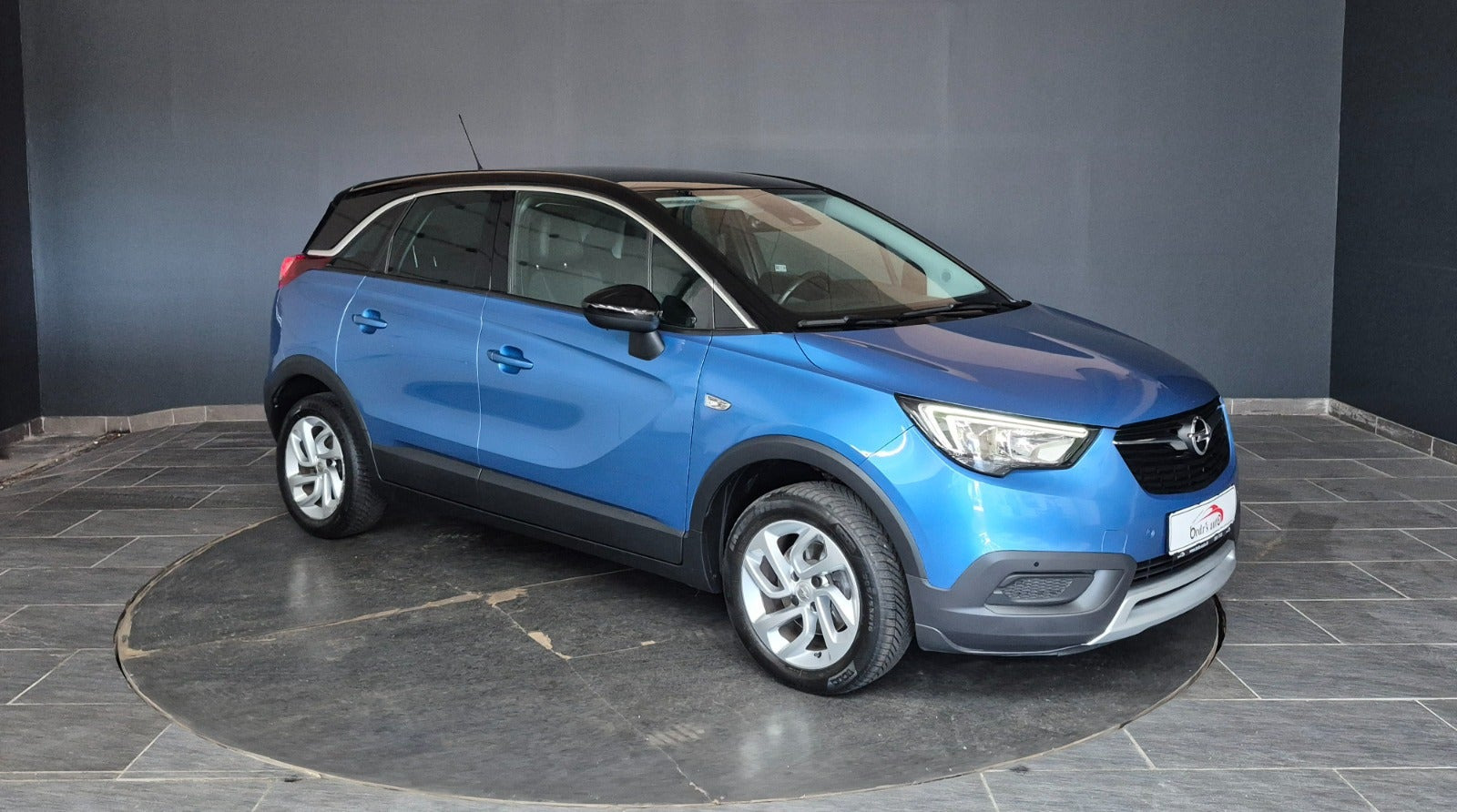 Blå Opel Crossland X fra 2019