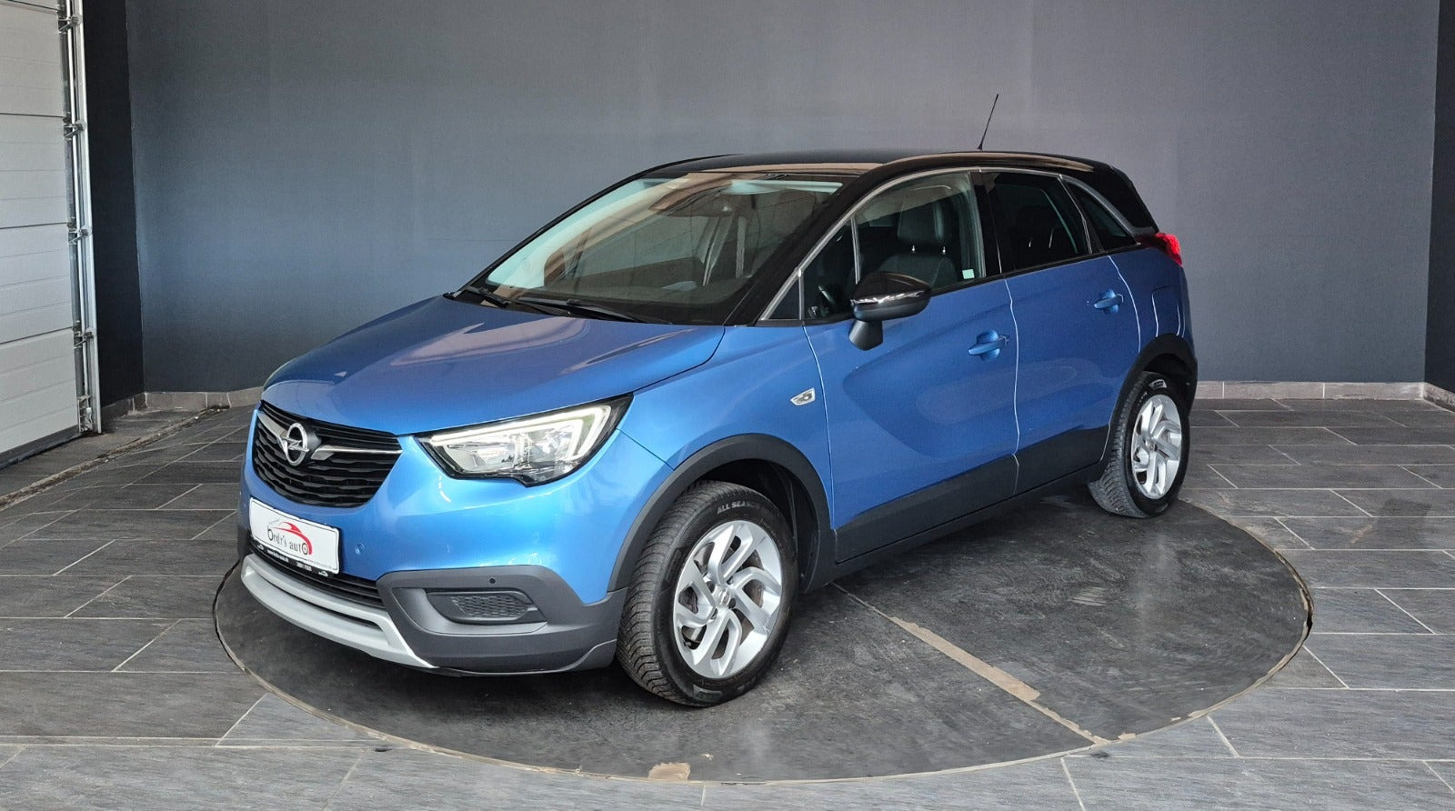Blå Opel Crossland X fra 2019