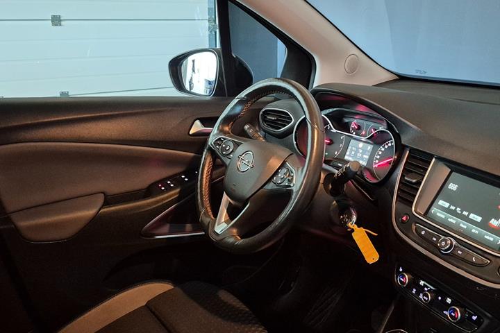 Blå Opel Crossland X fra 2019