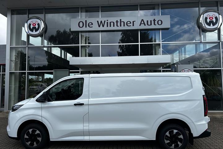 Hvid Ford E-Transit Custom 340 L2 fra 2026