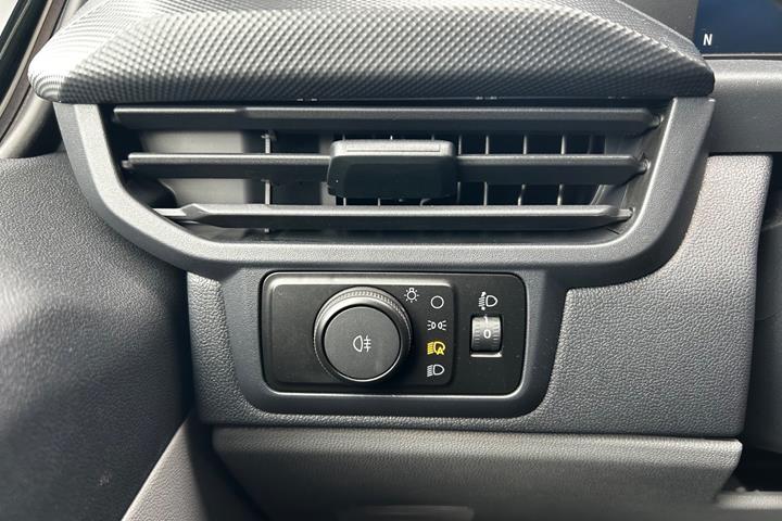 Hvid Ford E-Transit Custom 340 L2 fra 2026