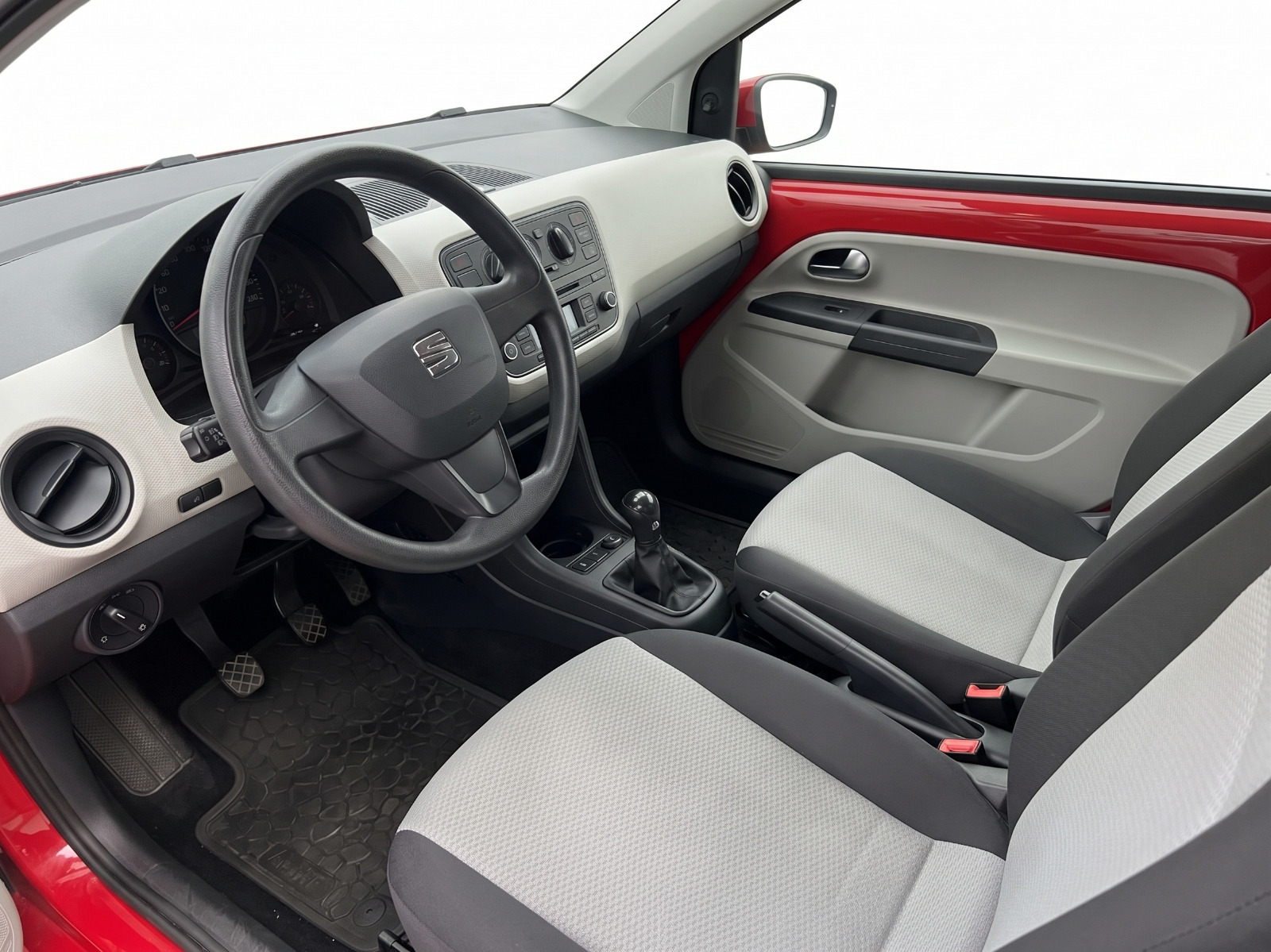 Rød Seat Mii fra 2014