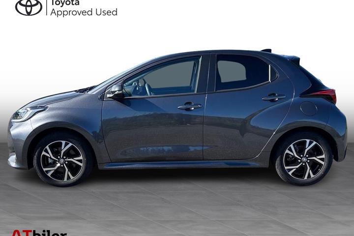 Sort Toyota Yaris fra 2025
