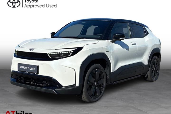 Hvid Toyota Urban Cruiser fra 2025