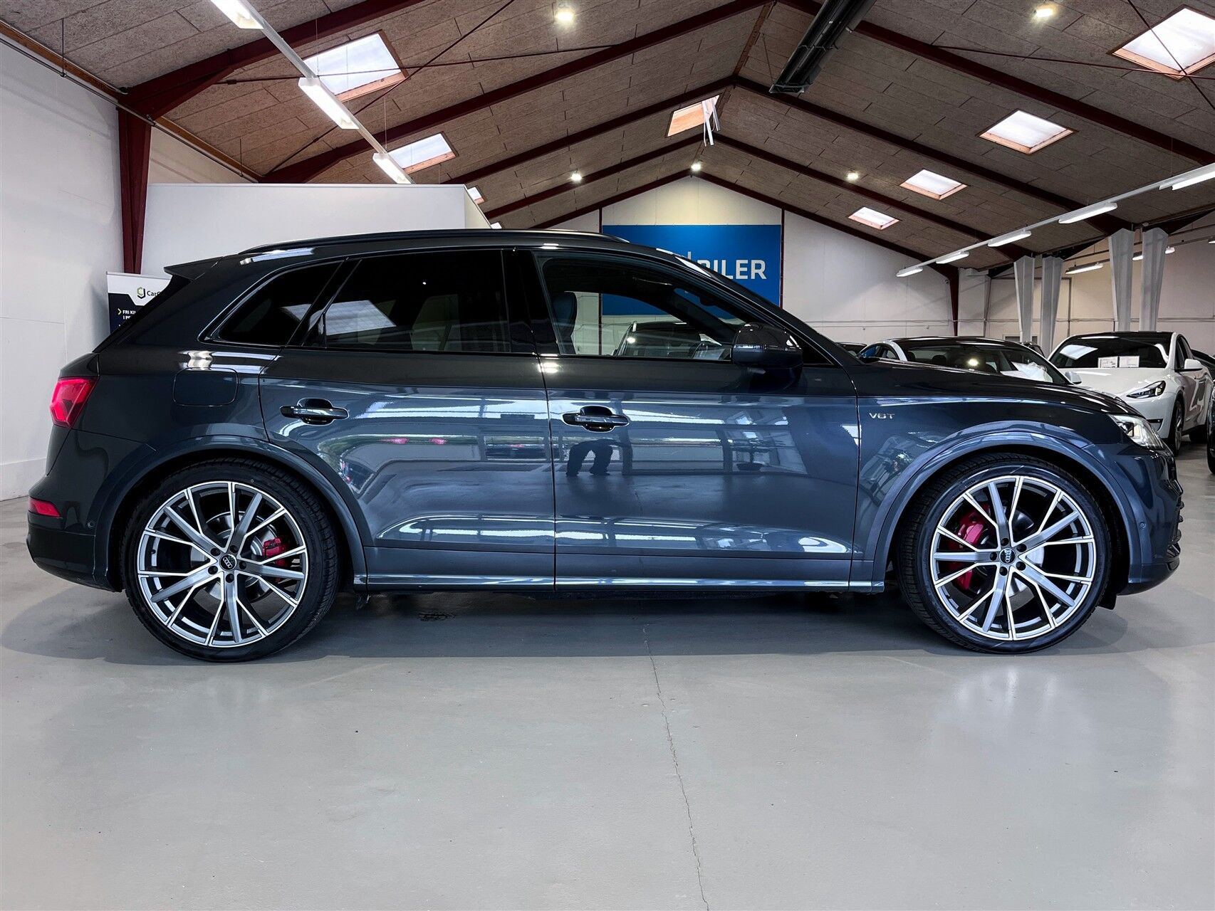 Grå Audi SQ5 fra 2017