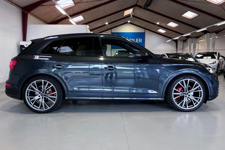 Grå Audi SQ5 fra 2017