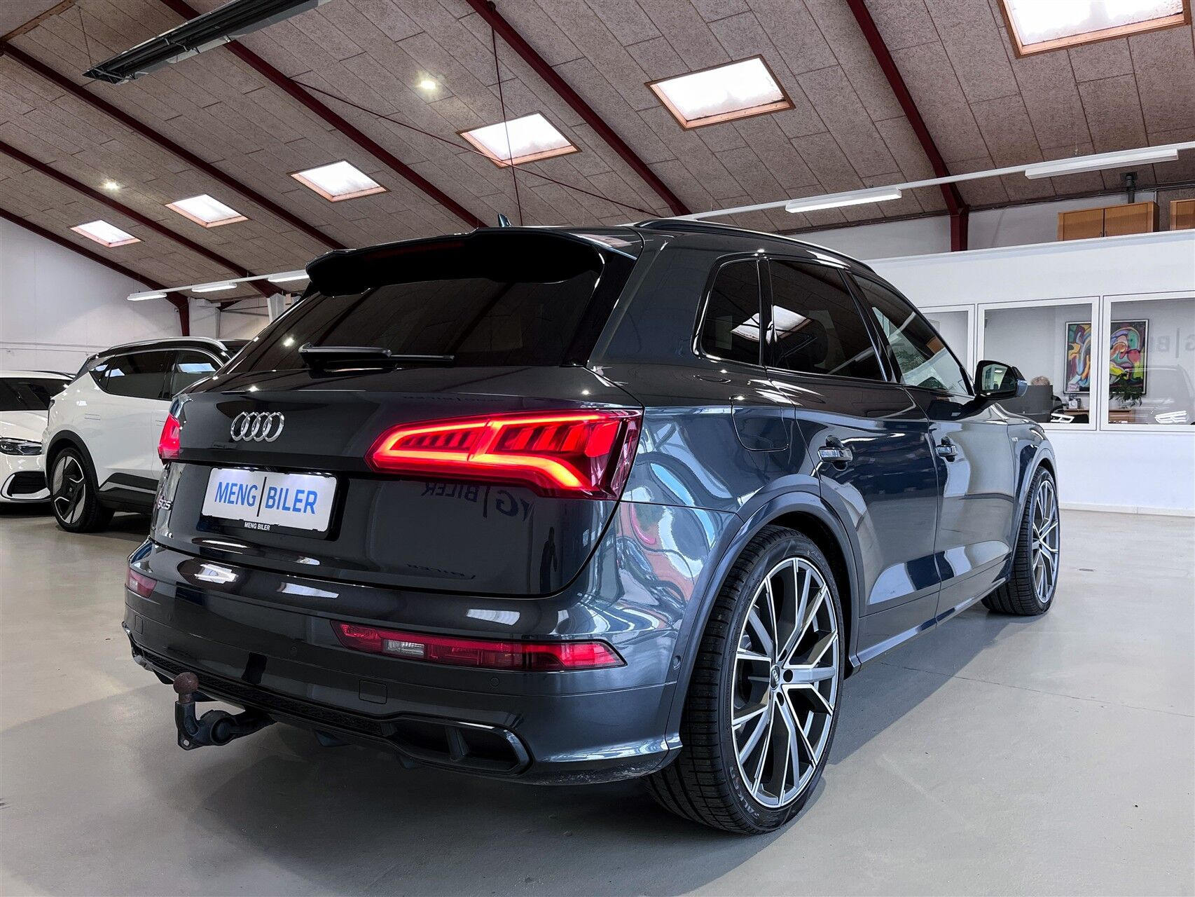 Grå Audi SQ5 fra 2017