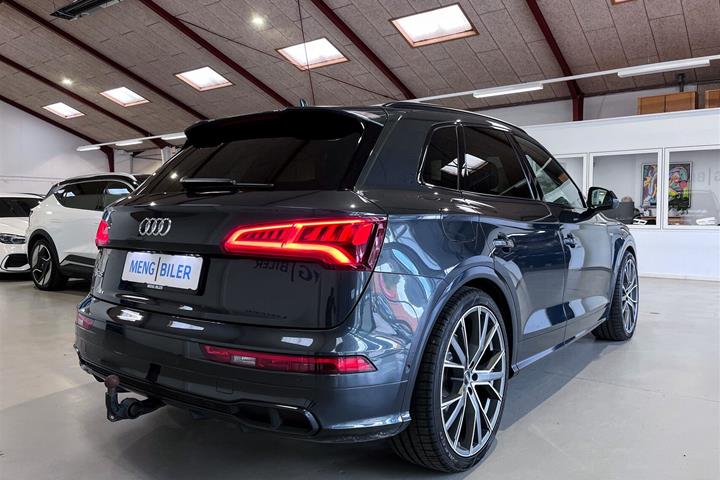 Grå Audi SQ5 fra 2017