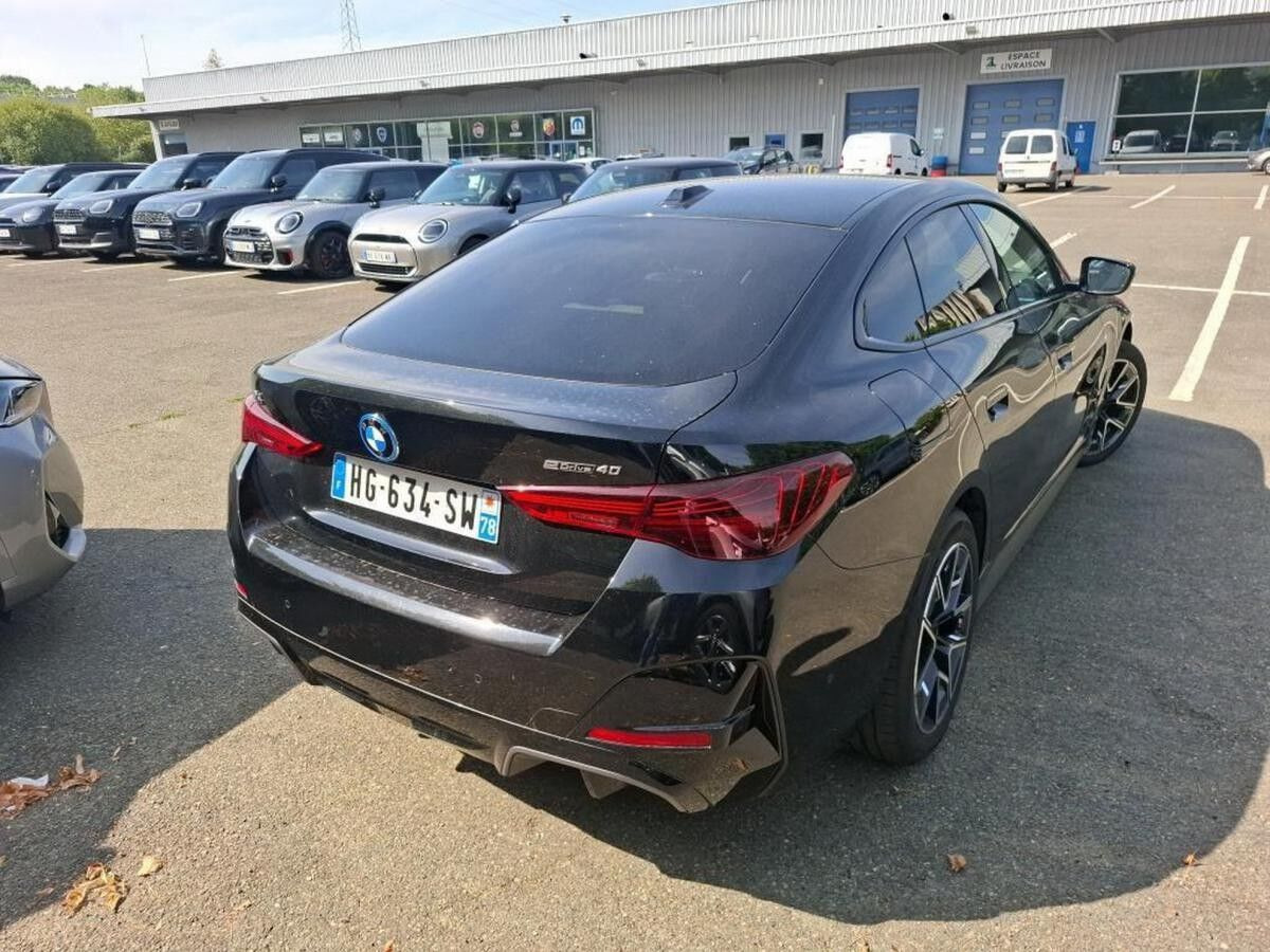 Sort BMW i4 fra 2025