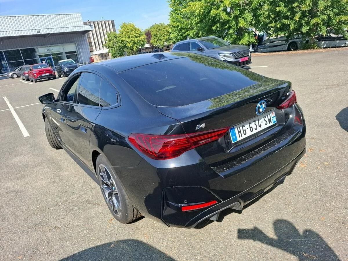 Sort BMW i4 fra 2025
