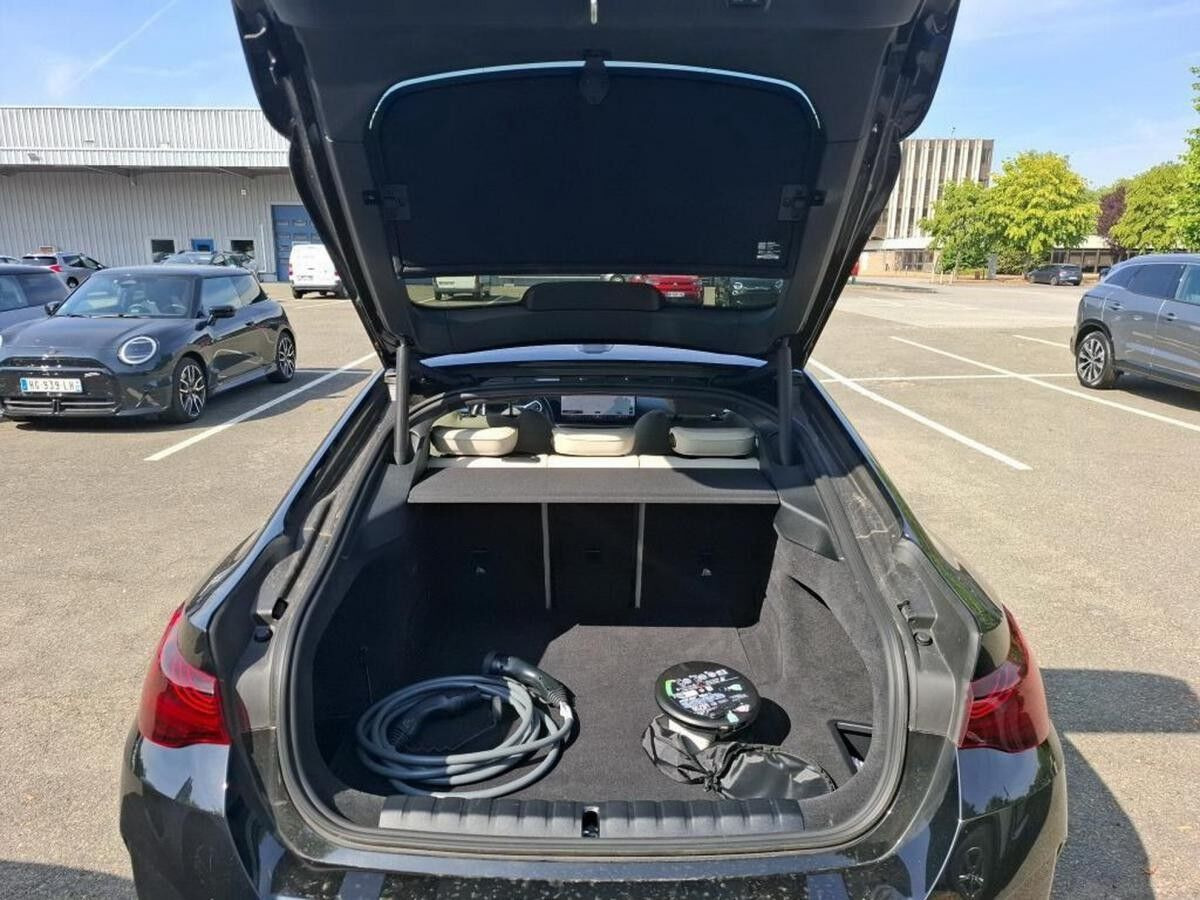 Sort BMW i4 fra 2025