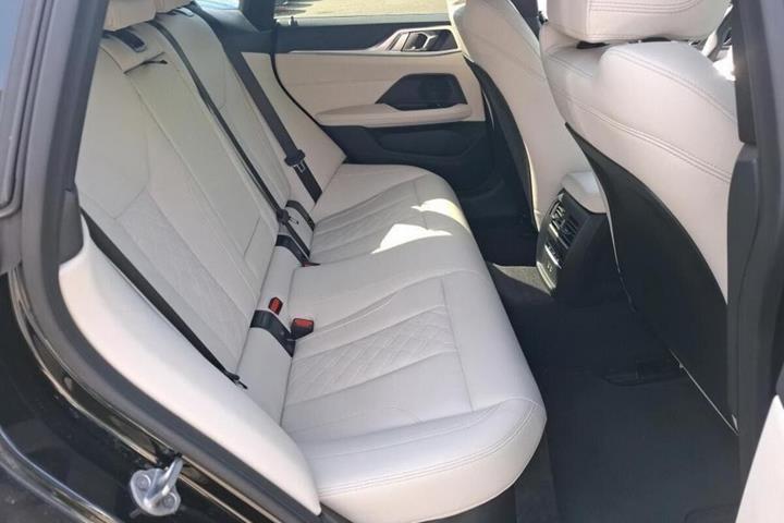 Sort BMW i4 fra 2025