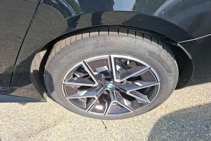 Sort BMW i4 fra 2025