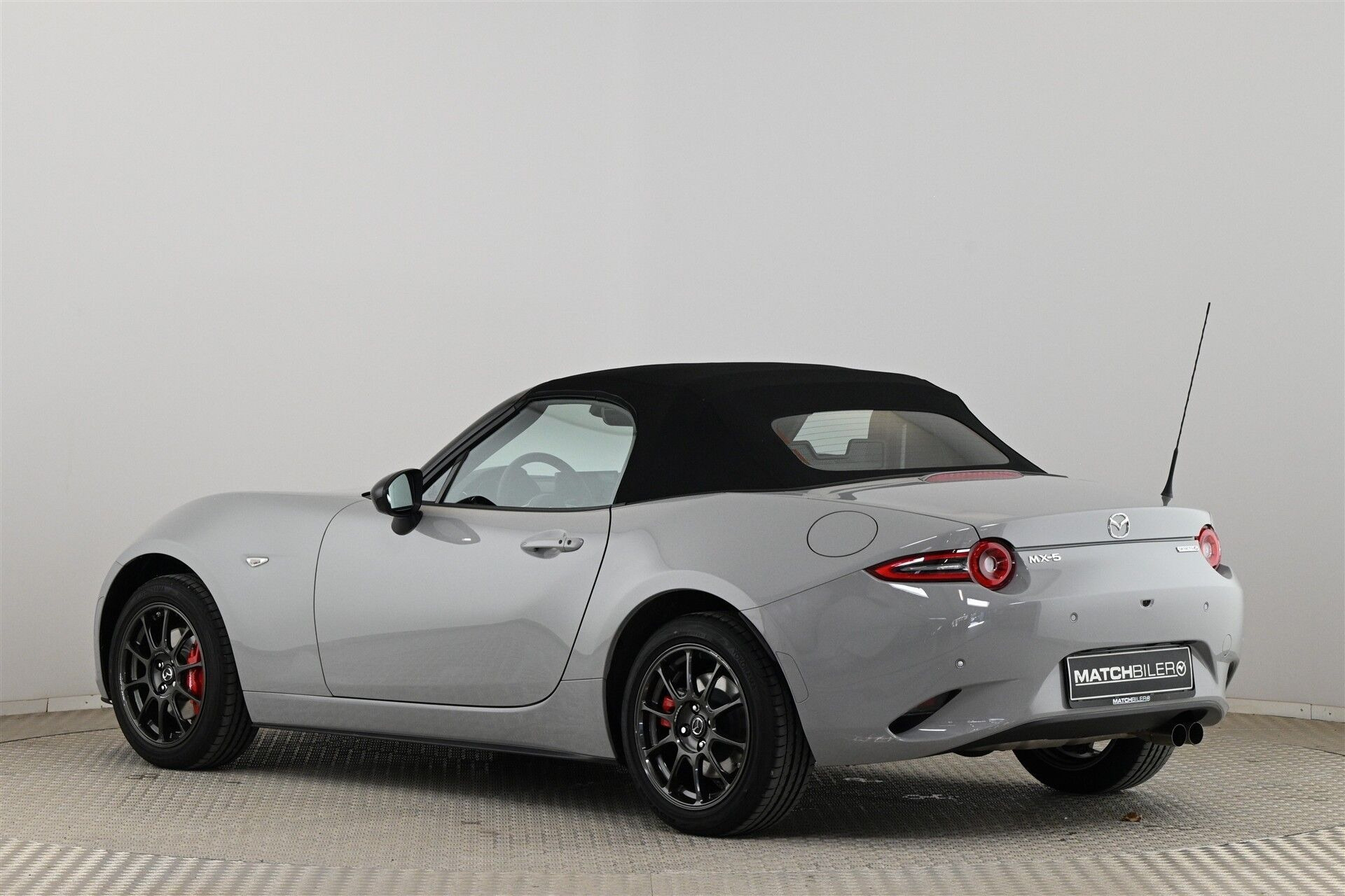 Grå Mazda MX-5 fra 2026