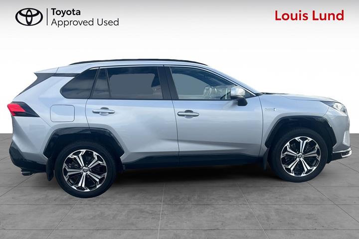 Sølv Toyota RAV4 Plug-in fra 2021