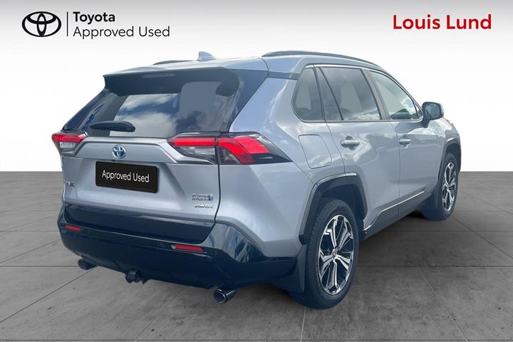 Sølv Toyota RAV4 Plug-in fra 2021