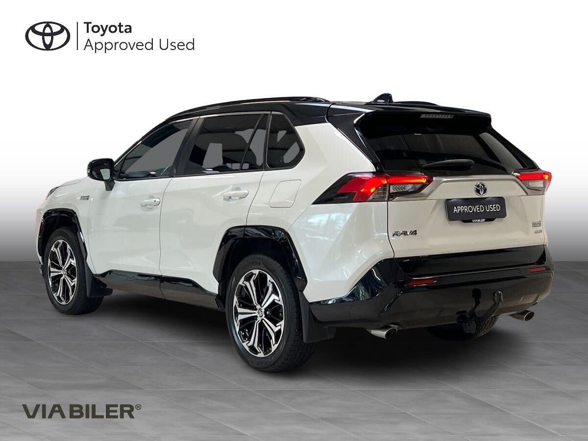 Hvid Toyota RAV4 Plug-in fra 2022