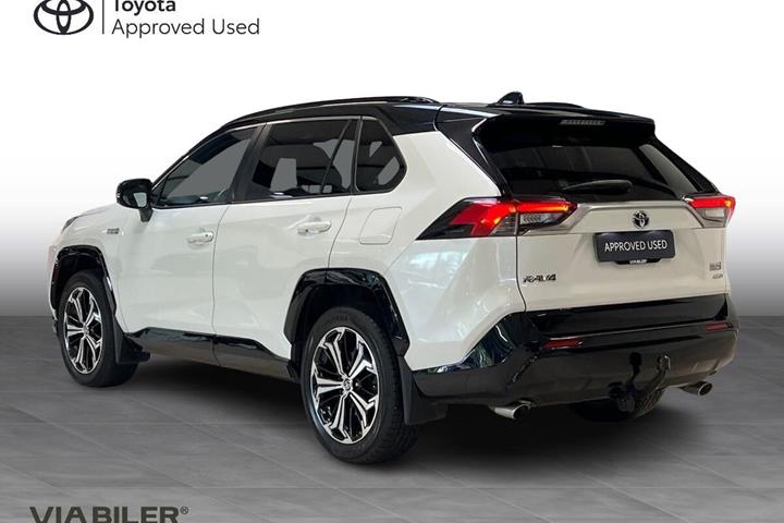 Hvid Toyota RAV4 Plug-in fra 2022