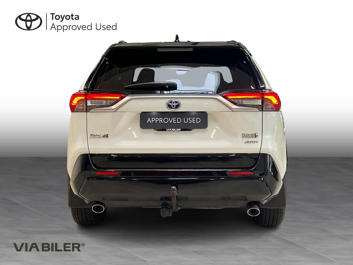 Hvid Toyota RAV4 Plug-in fra 2022