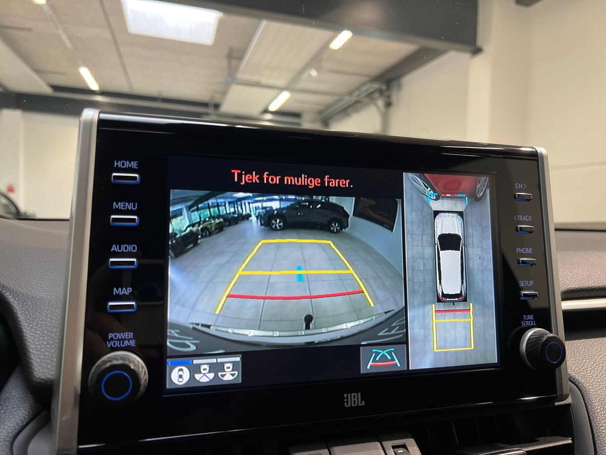 Hvid Toyota RAV4 Plug-in fra 2022