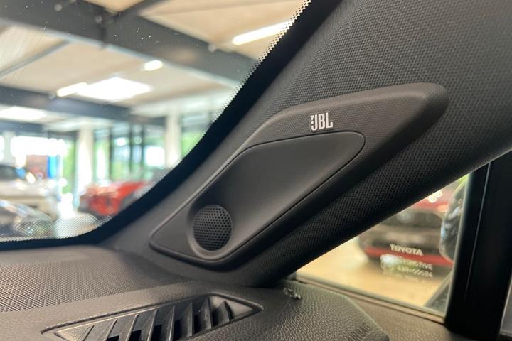 Hvid Toyota RAV4 Plug-in fra 2022